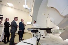 Rondleiding minister Bruins in het UMCG Protonentherapiecentrum